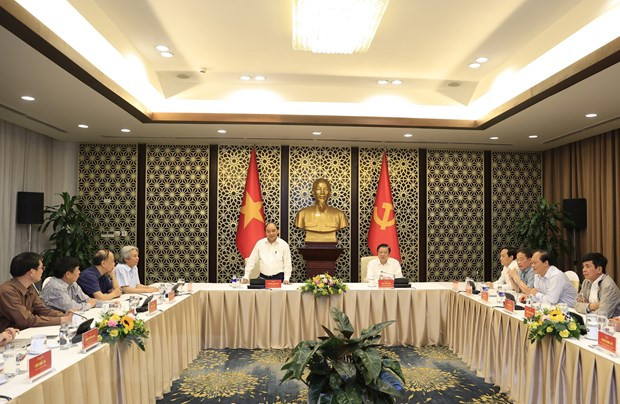 Xây dựng, hoàn thiện nhà nước pháp quyền xã hội chủ nghĩa Việt Nam
